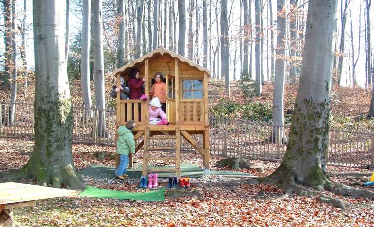 Jardin d'enfants Prilly/Lausanne - maison Nils - parc L'Oiseau Lyre au milieu des bois